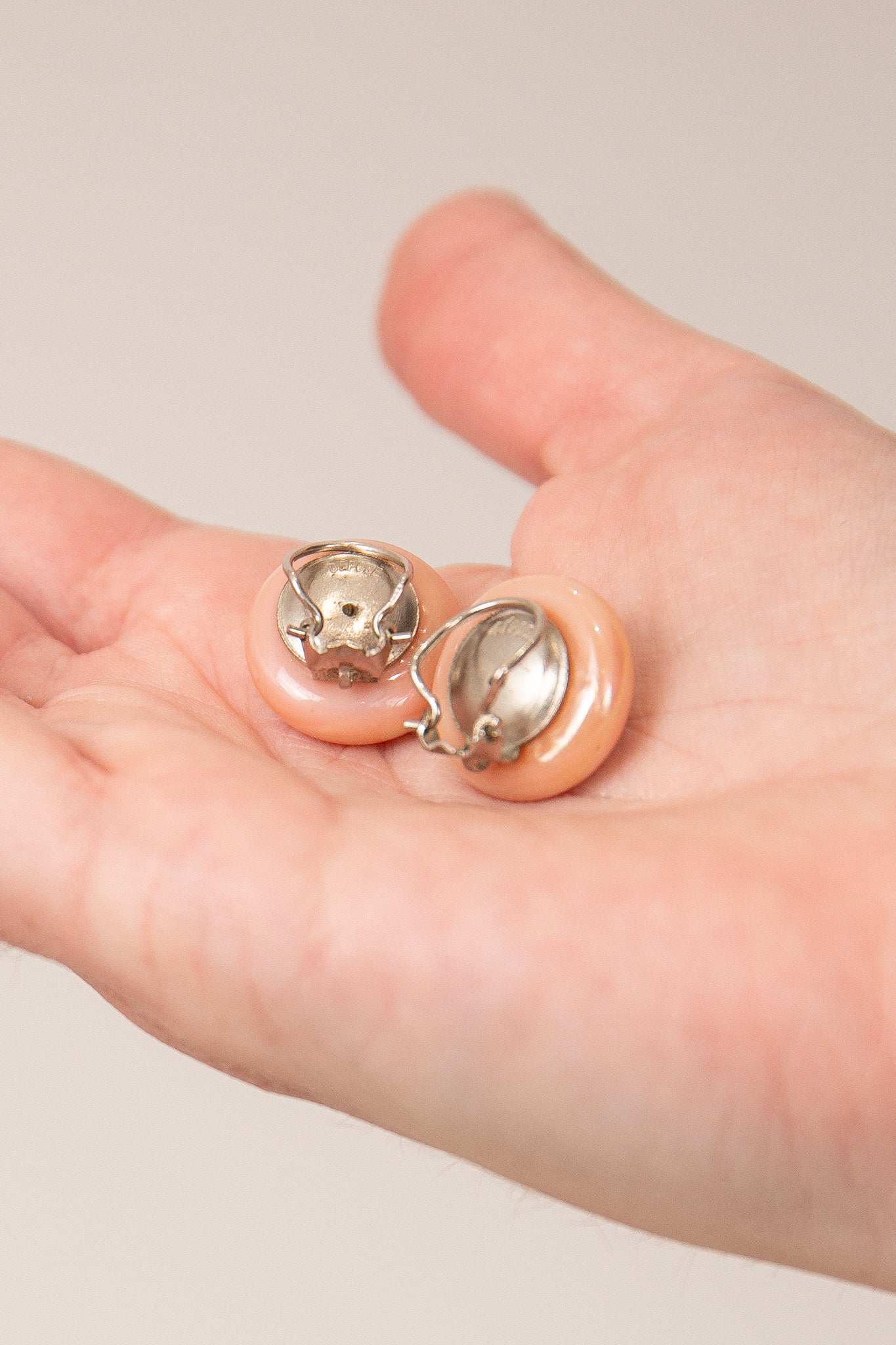Boucles d'oreilles rose nacré