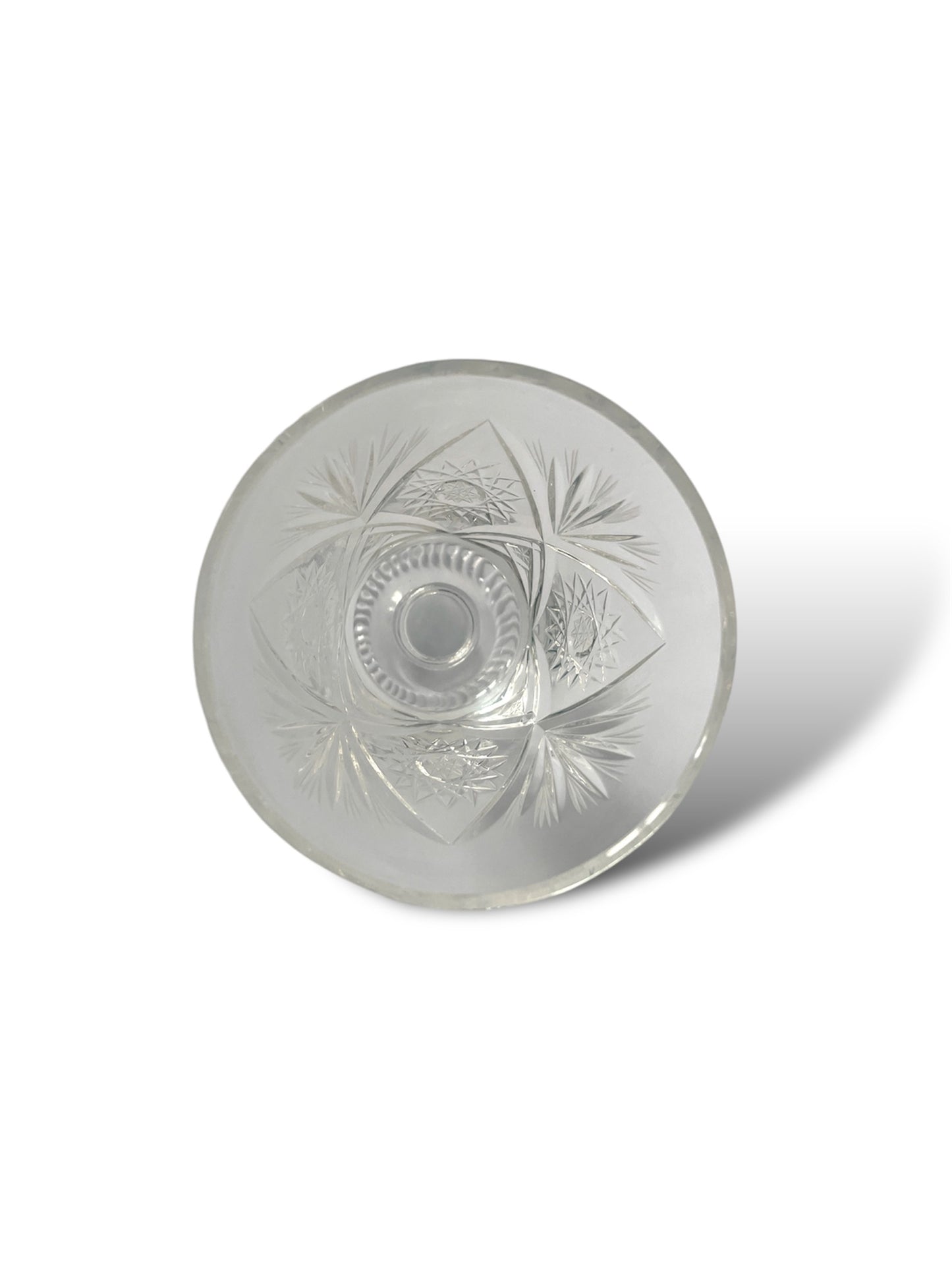 Verre à pied en cristal taillé