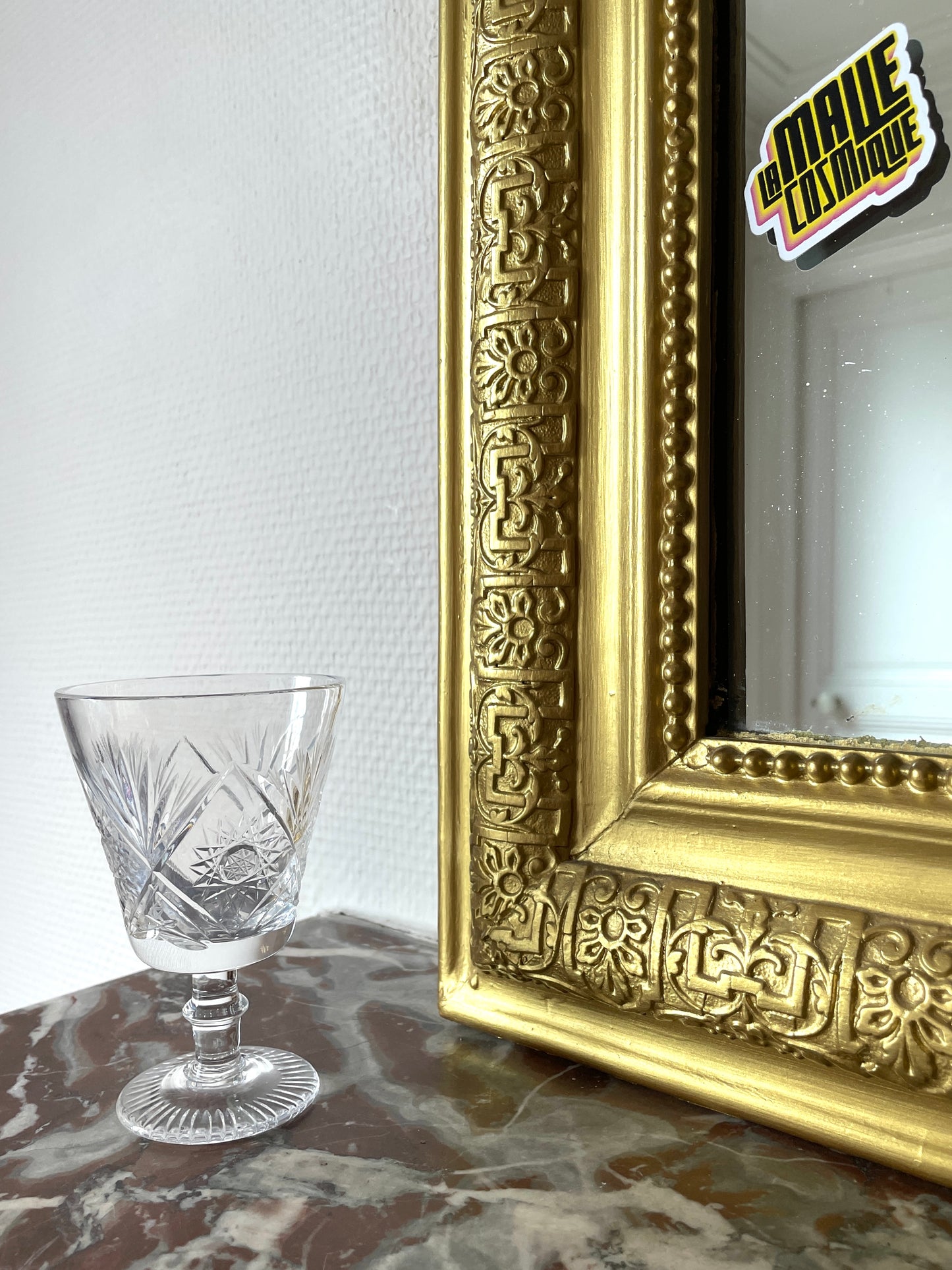 Verre à pied en cristal taillé