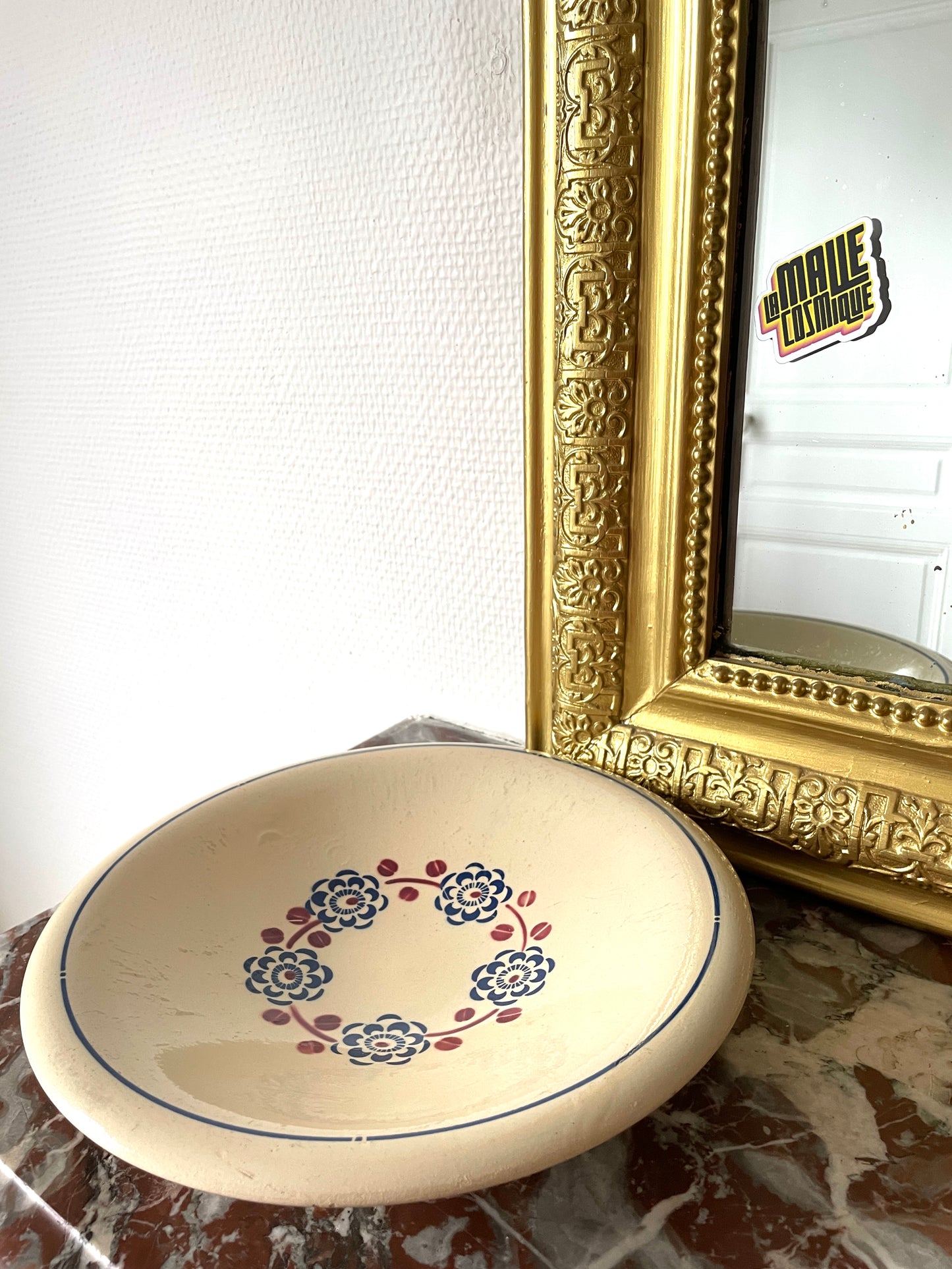 Plat en faïence Bagatelle