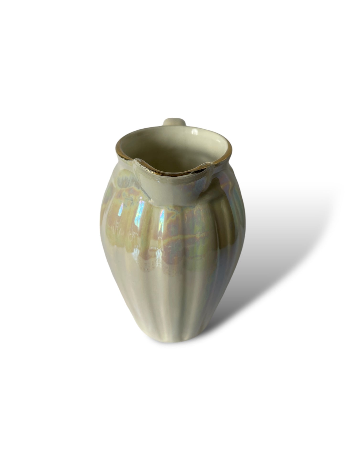 Petit pichet blanc irisé