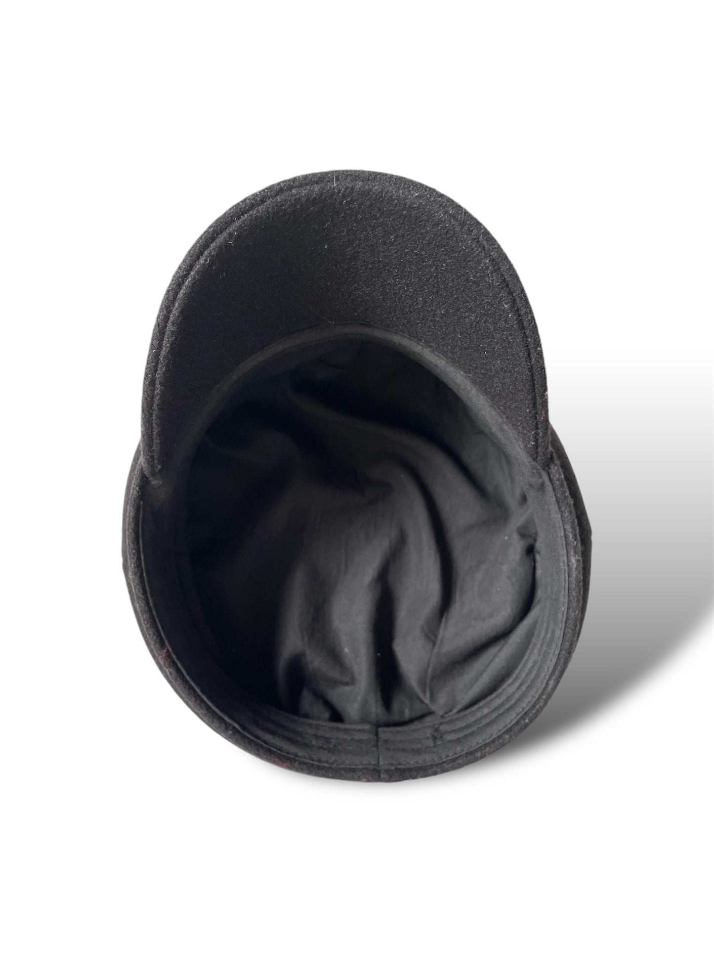 Casquette en laine noire