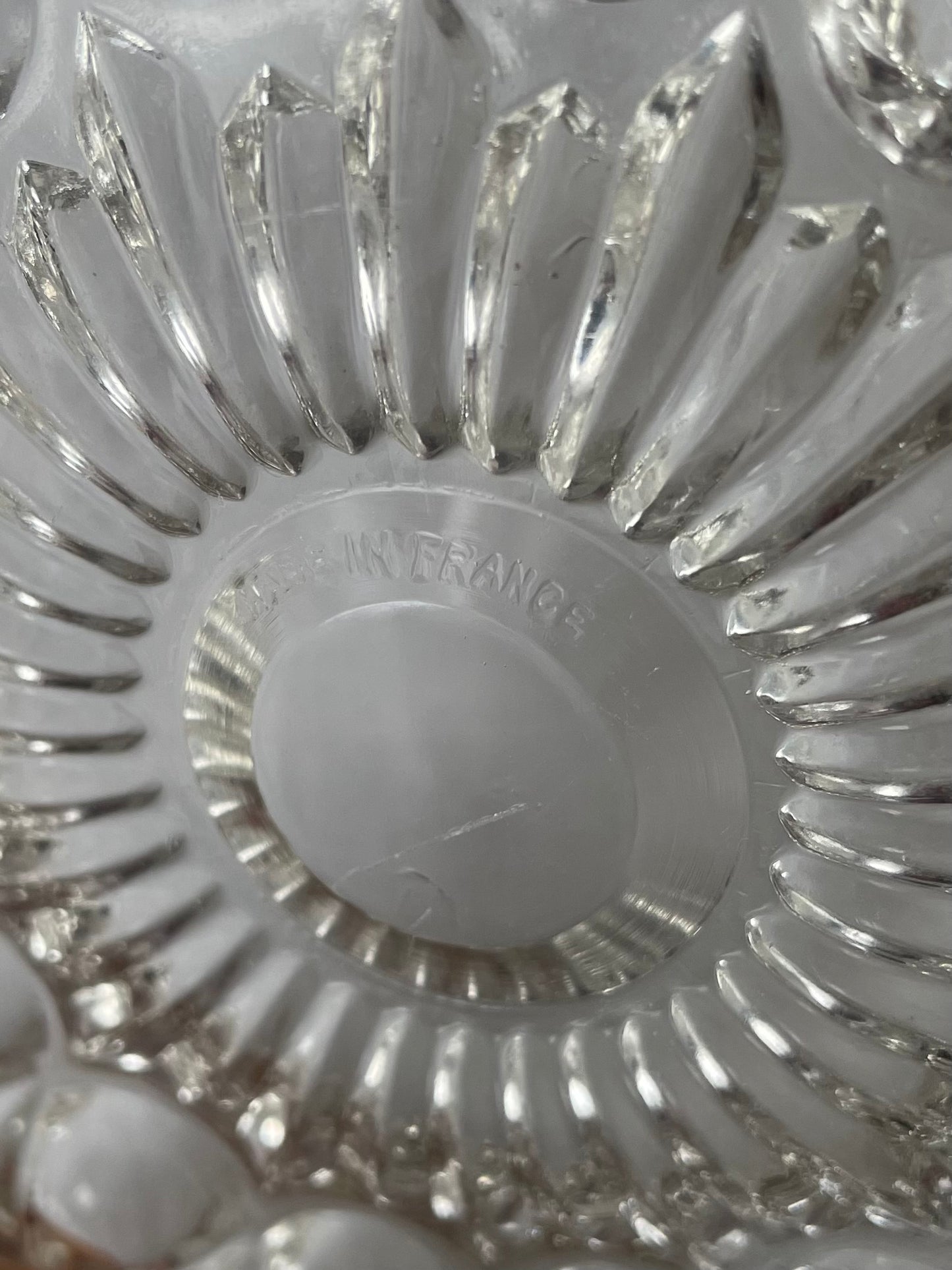Cendrier rond en verre transparent