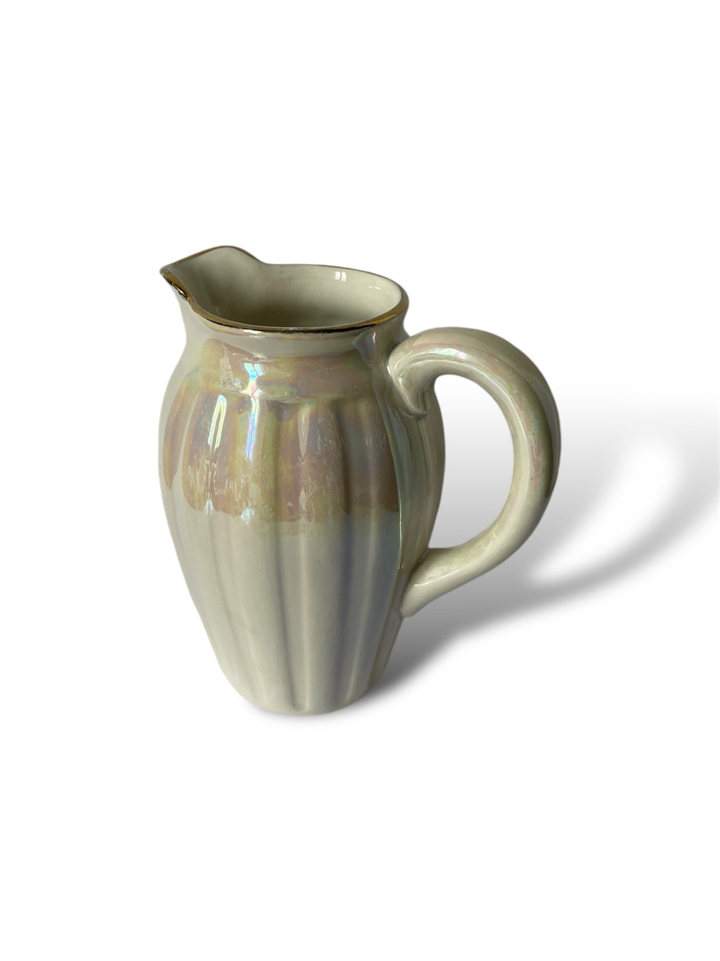 Petit pichet blanc irisé