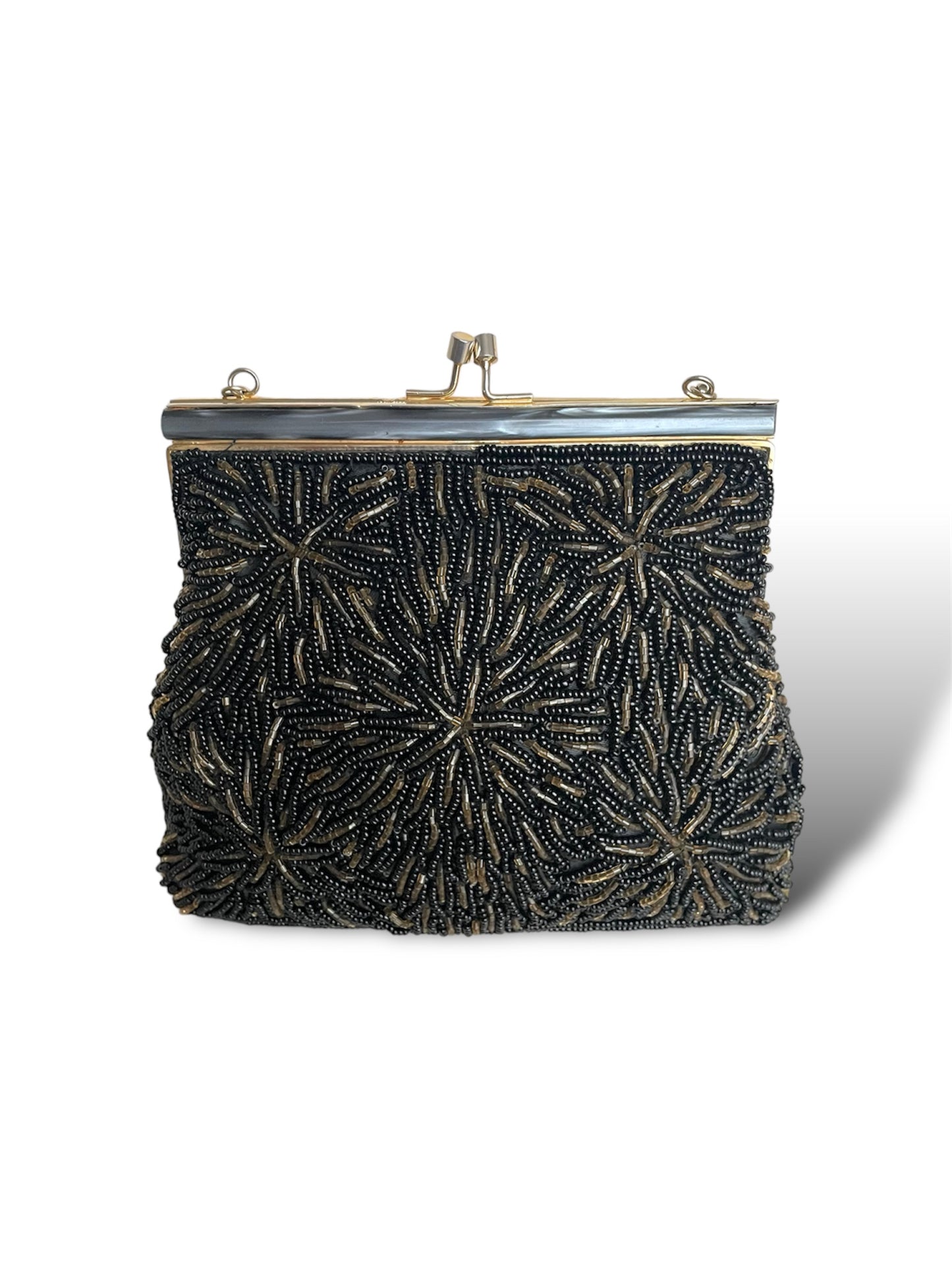 Minaudière à perles noires et dorées