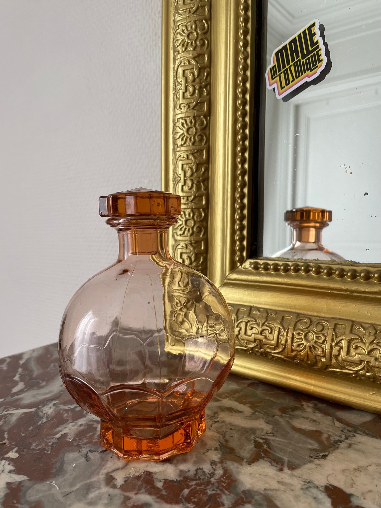 Carafe à liqueur en verre rosé
