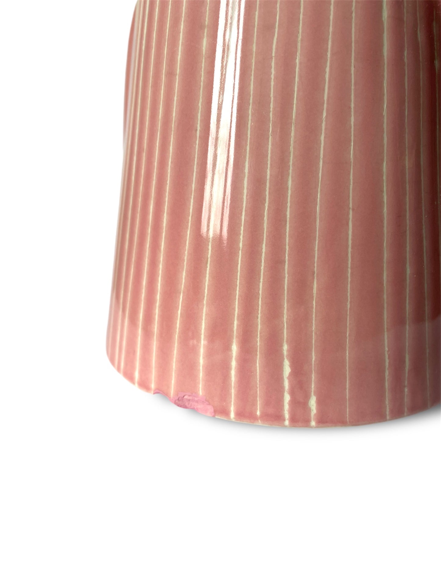 Pichet en céramique rose rayé