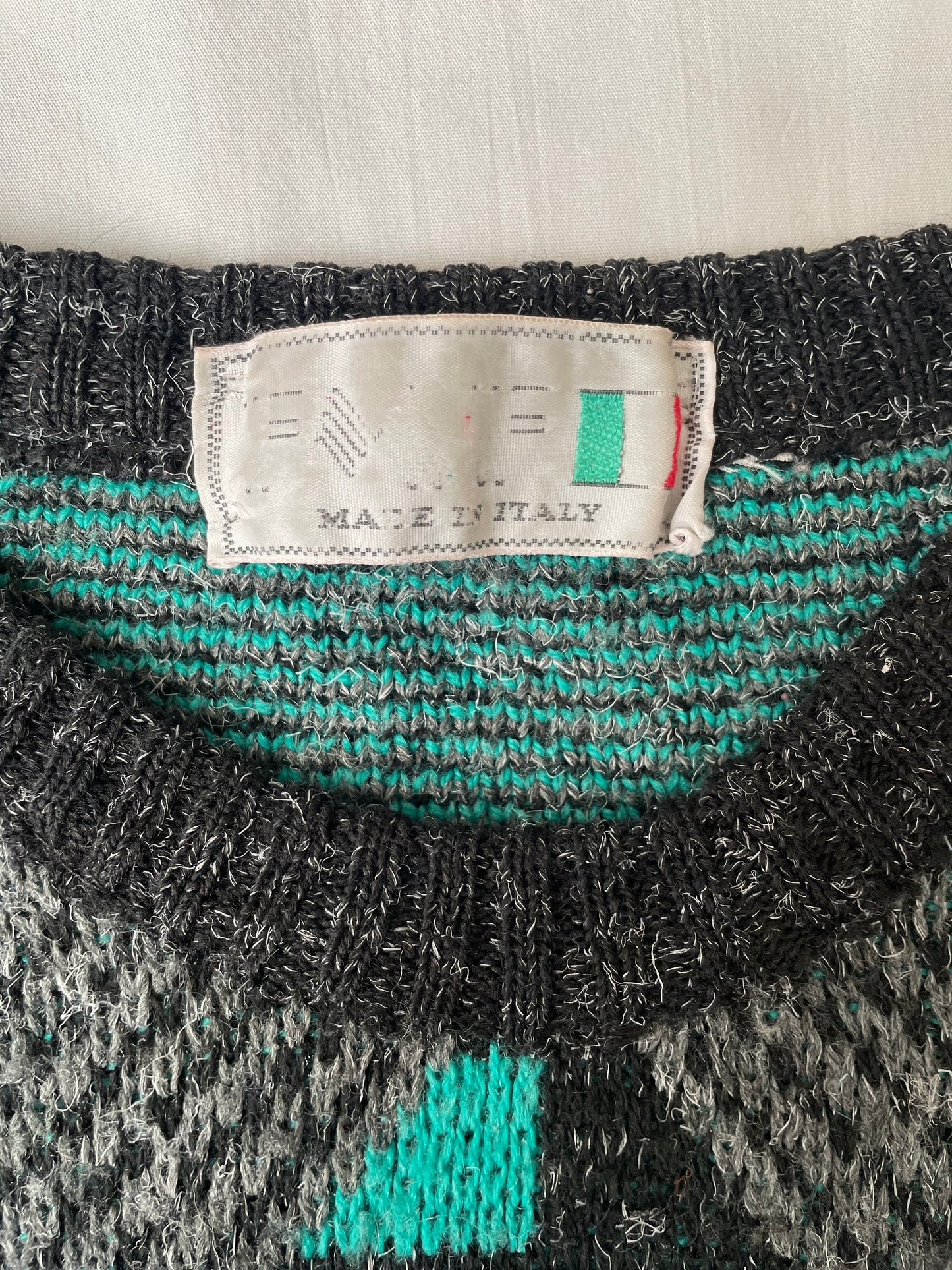 Pull col rond gris noir et turquoise 38