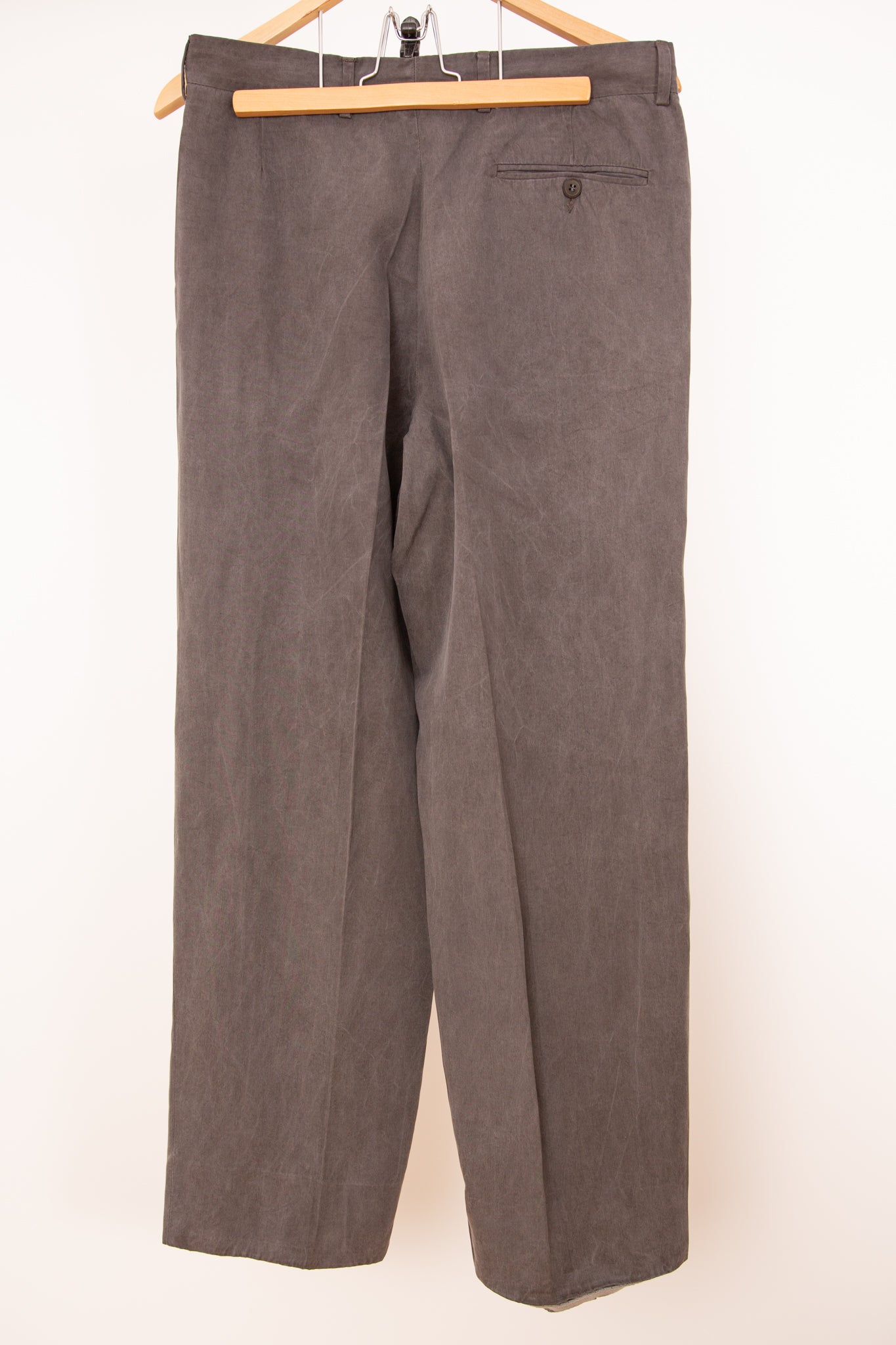 Pantalon à pinces gris et fluide 44