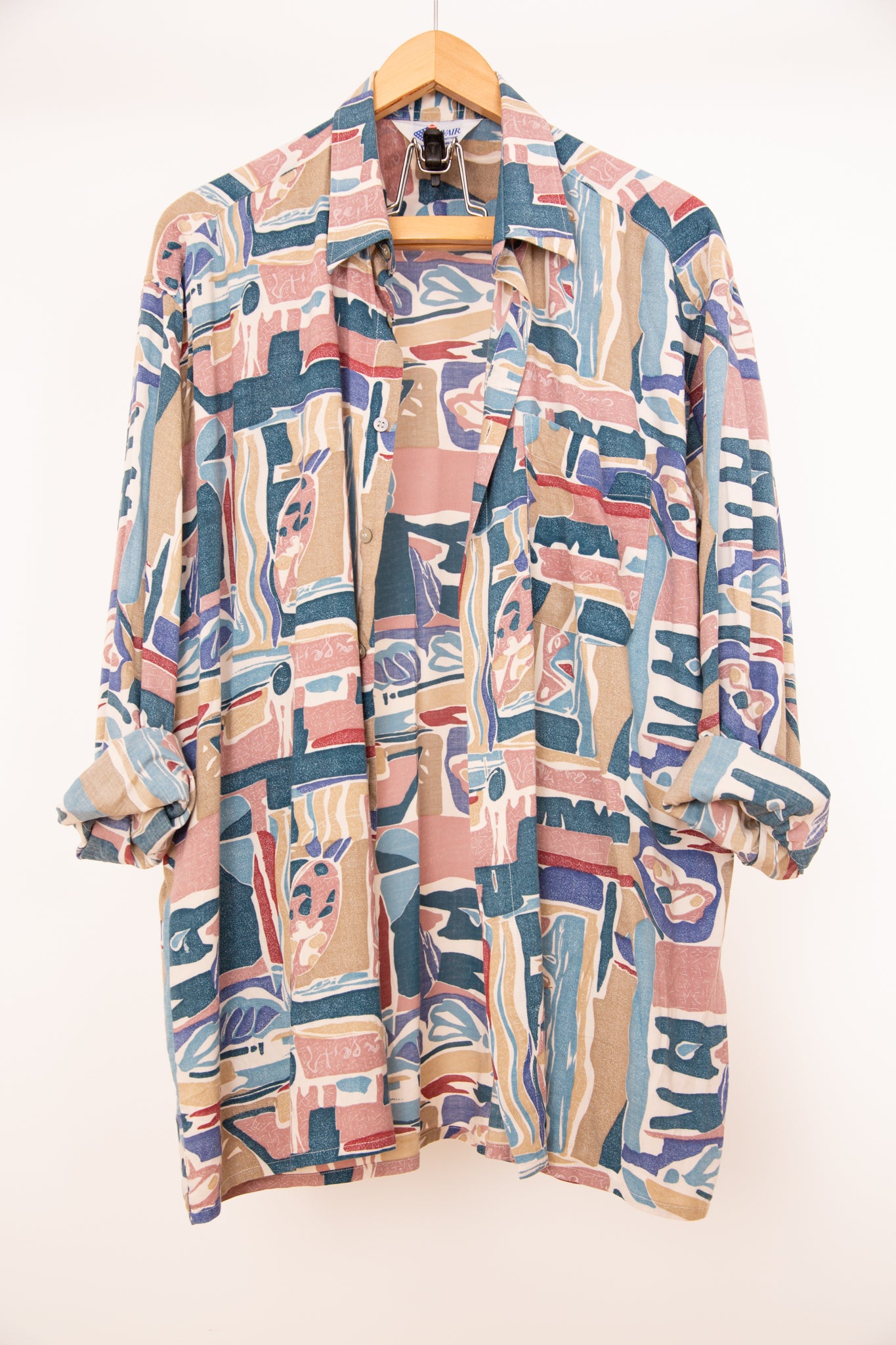 Chemise beige, rose, et bleu 58