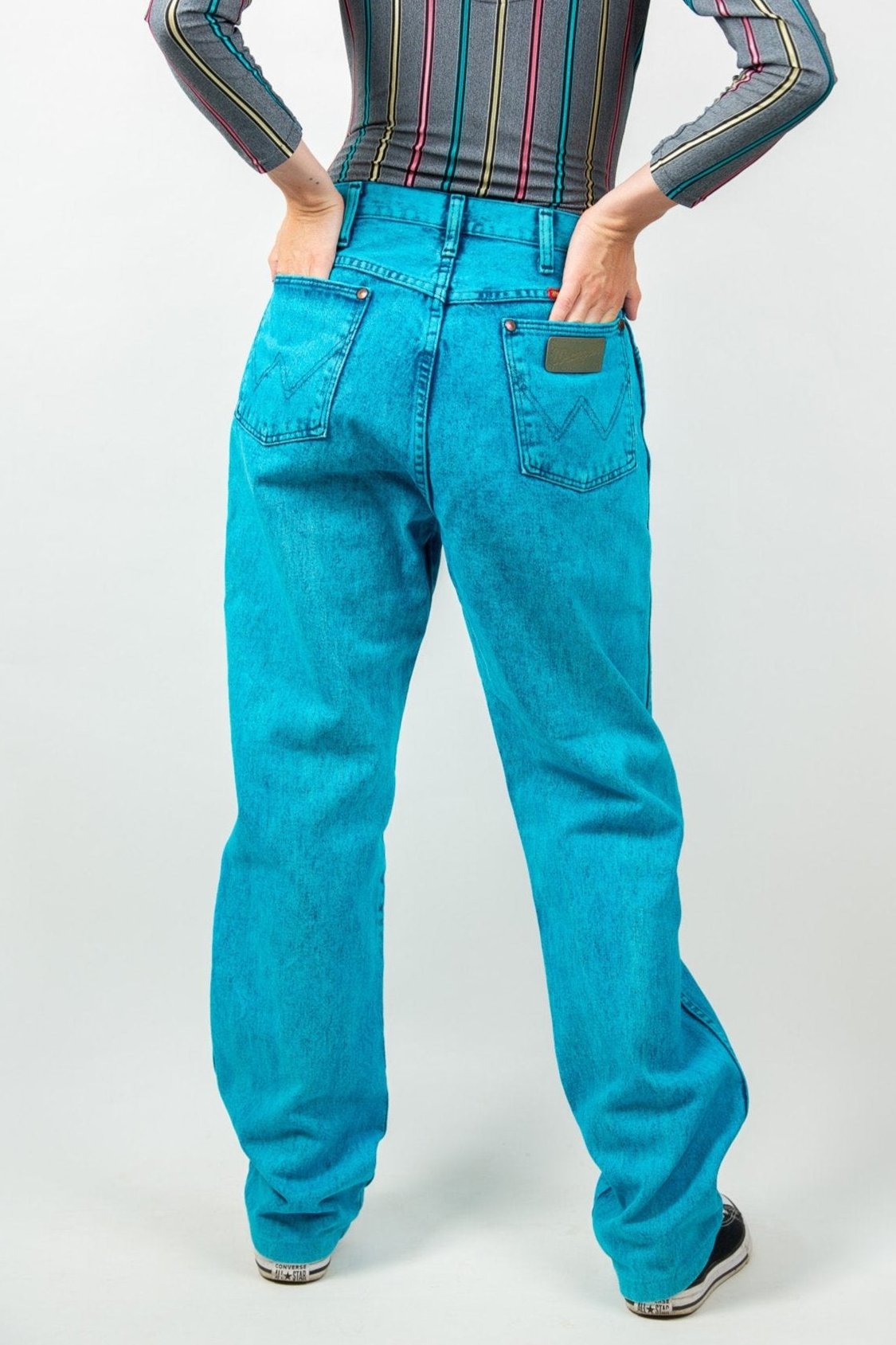 Jean Wrangler bleu électrique 40