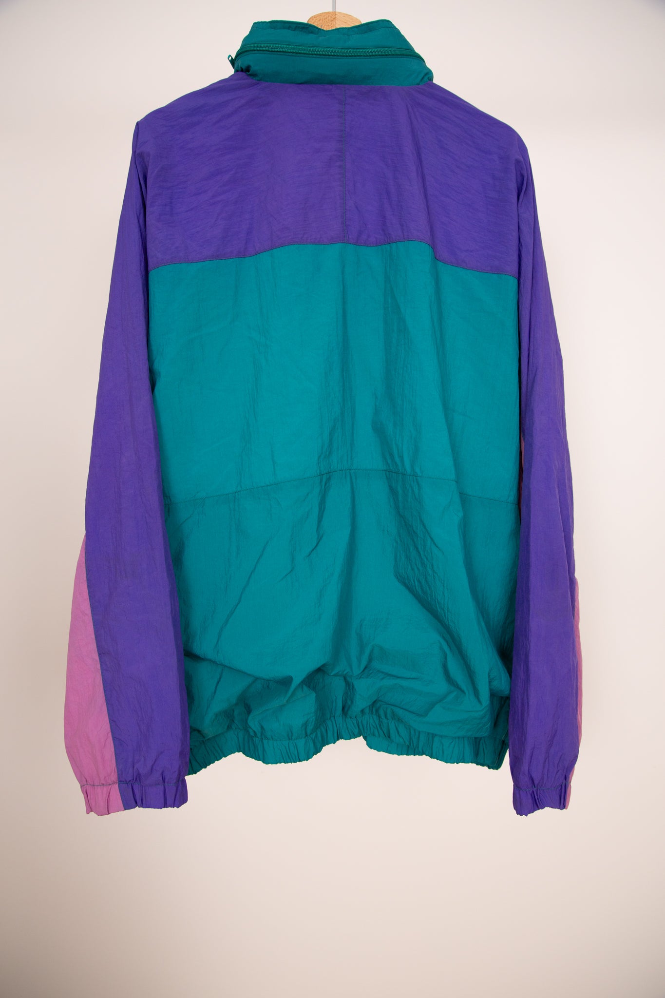 Coupe-vent vert, violet et rose 58