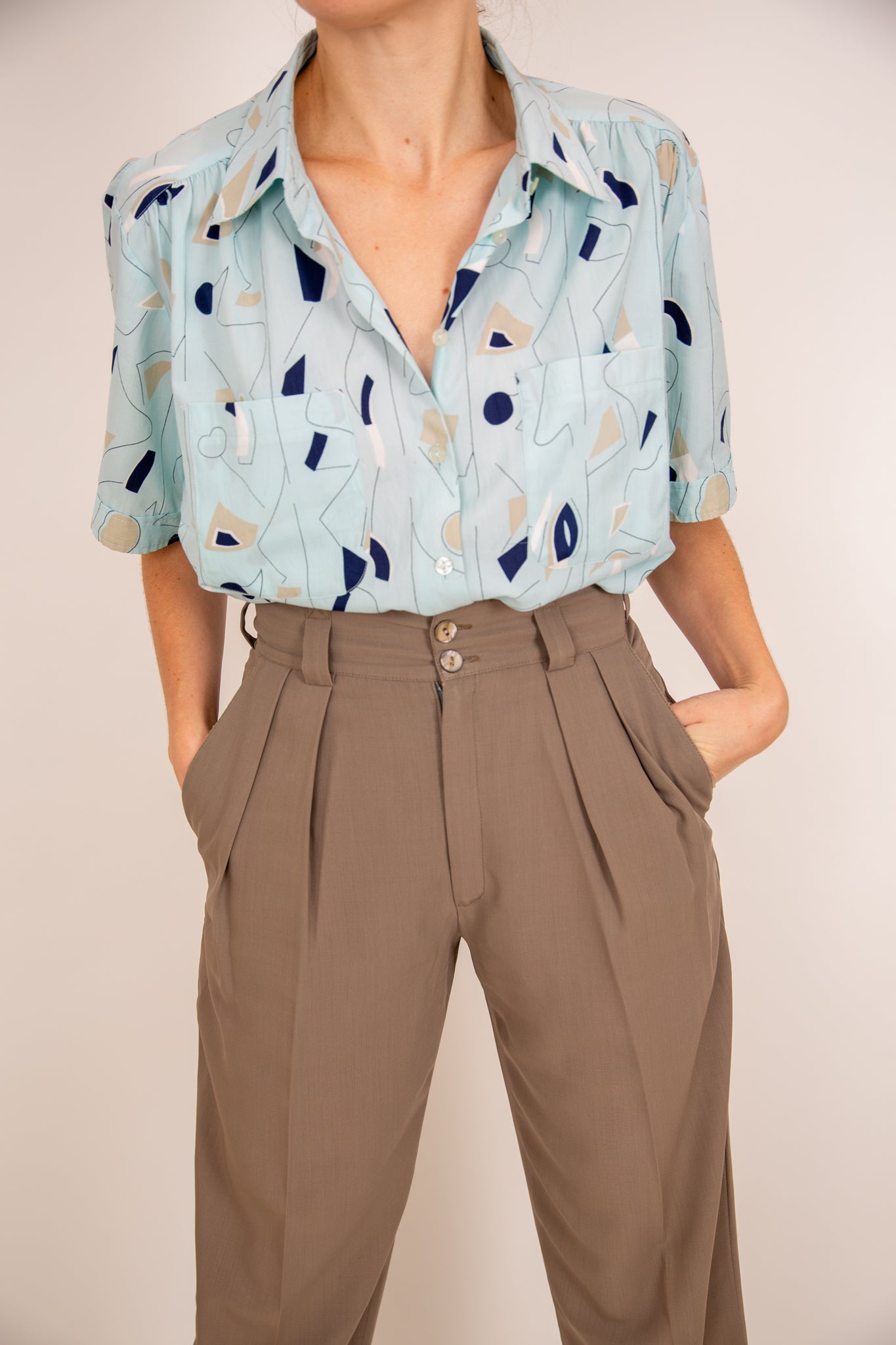 Chemisier à motifs bleus et beiges 38