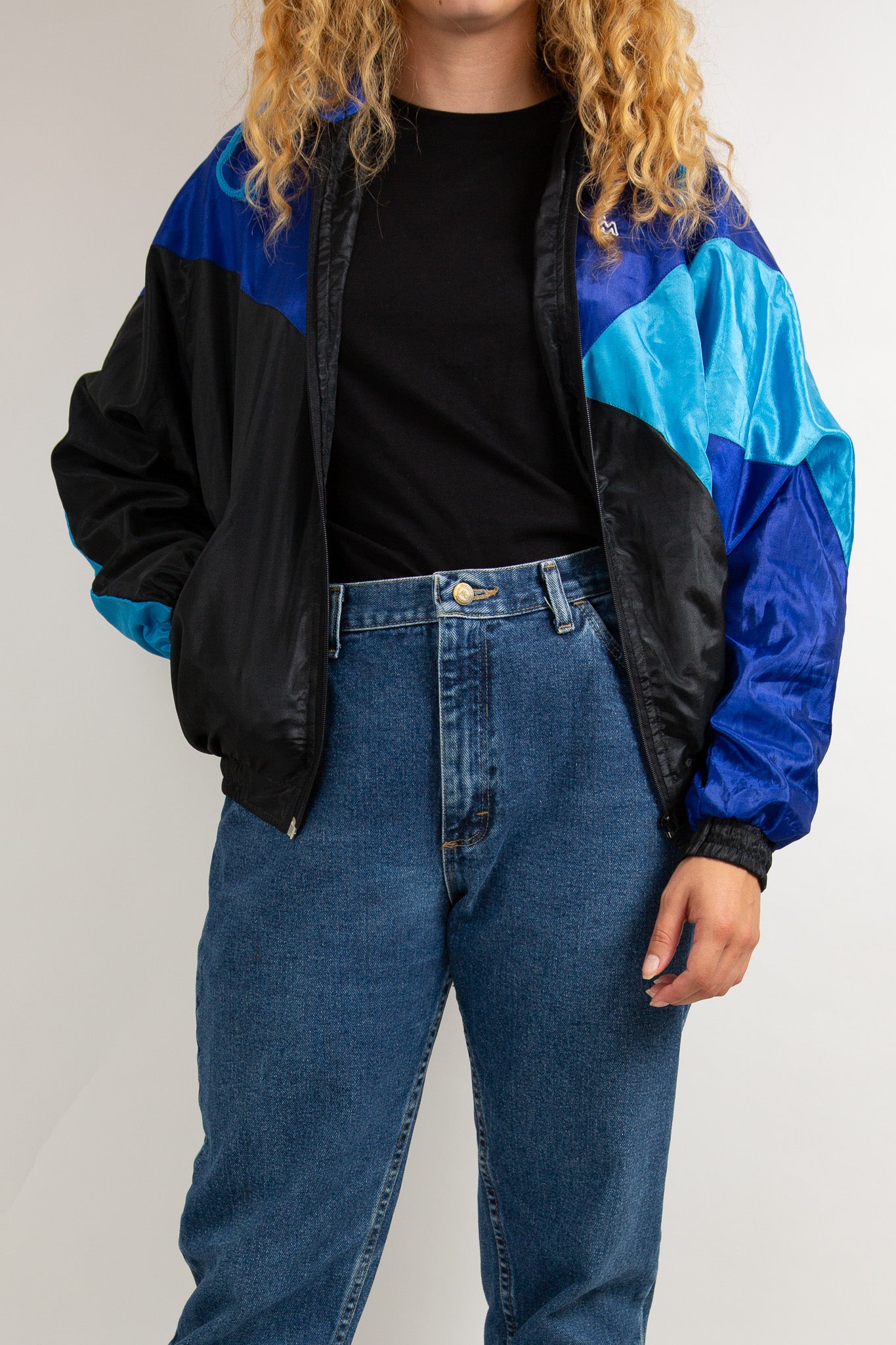 Veste de sport bleu et noir 38