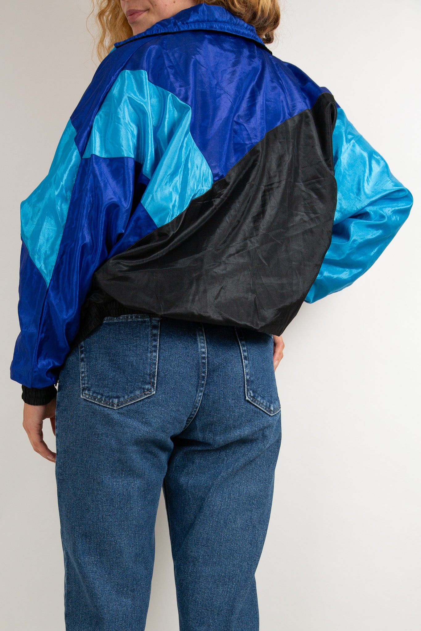 Veste de sport bleu et noir 38