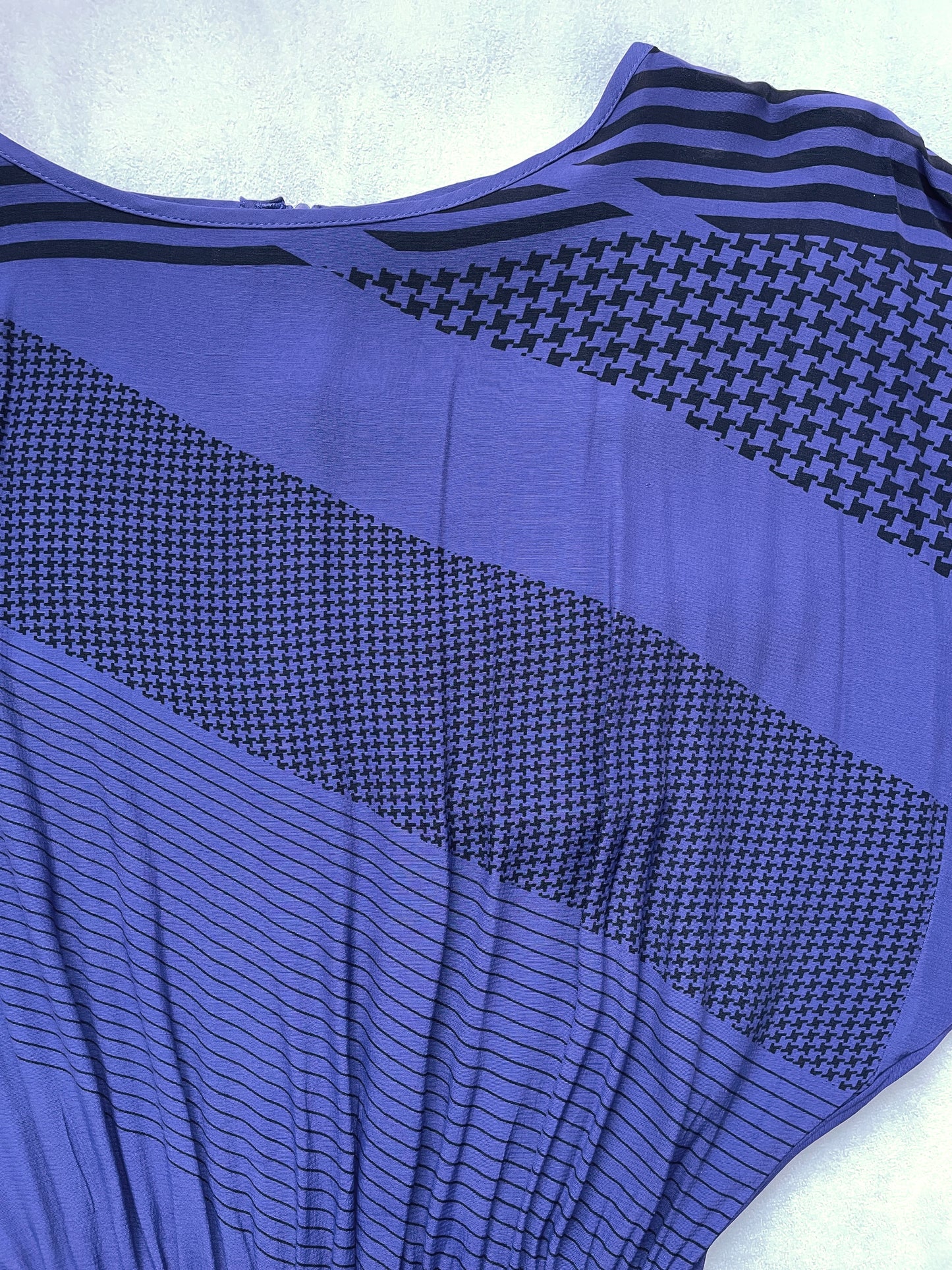 Combinaison violette et motif noir 36