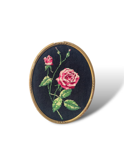 Canevas oval et floral encadré
