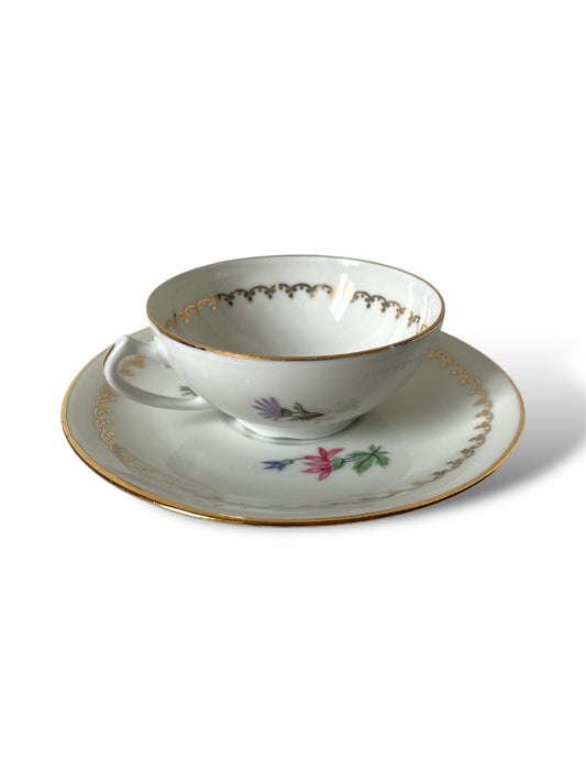 Tasse et soucoupe en porcelaine de Limoges