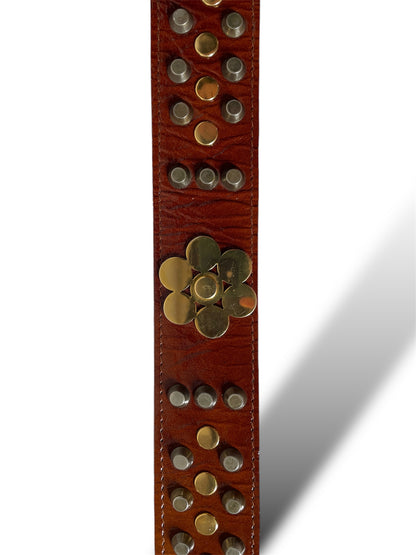 Ceinture marron verni à clous dorés et argentés