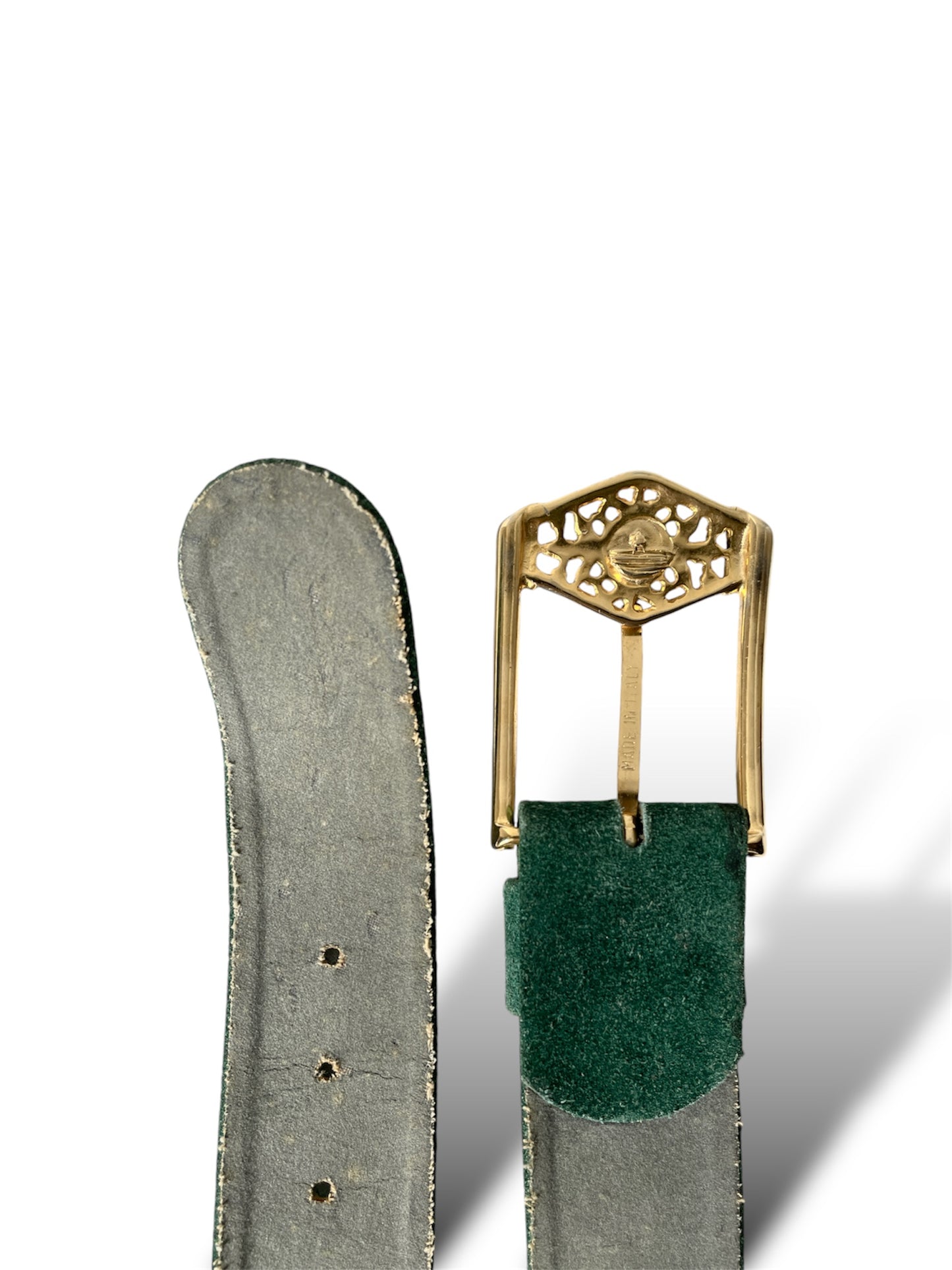 Ceinture en cuir velours vert à boucle dorée et brillant rouge