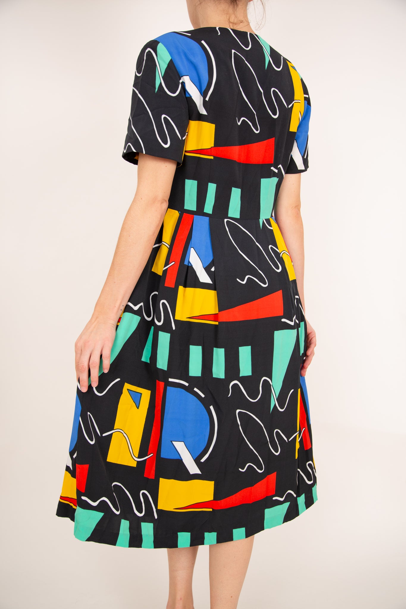 Robe midi noire à motifs colorés 40