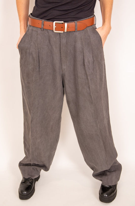 Pantalon à pinces gris et fluide 44