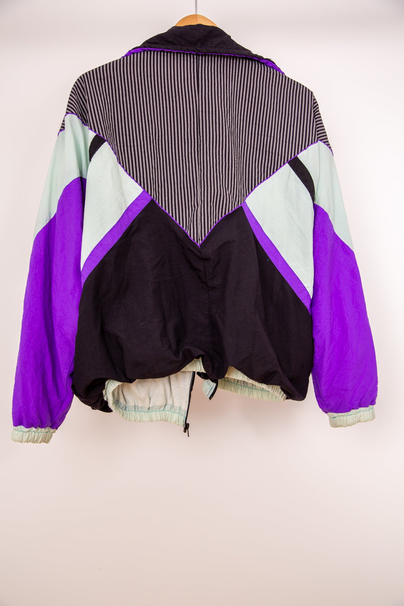 Veste de sport colorée à rayures 40
