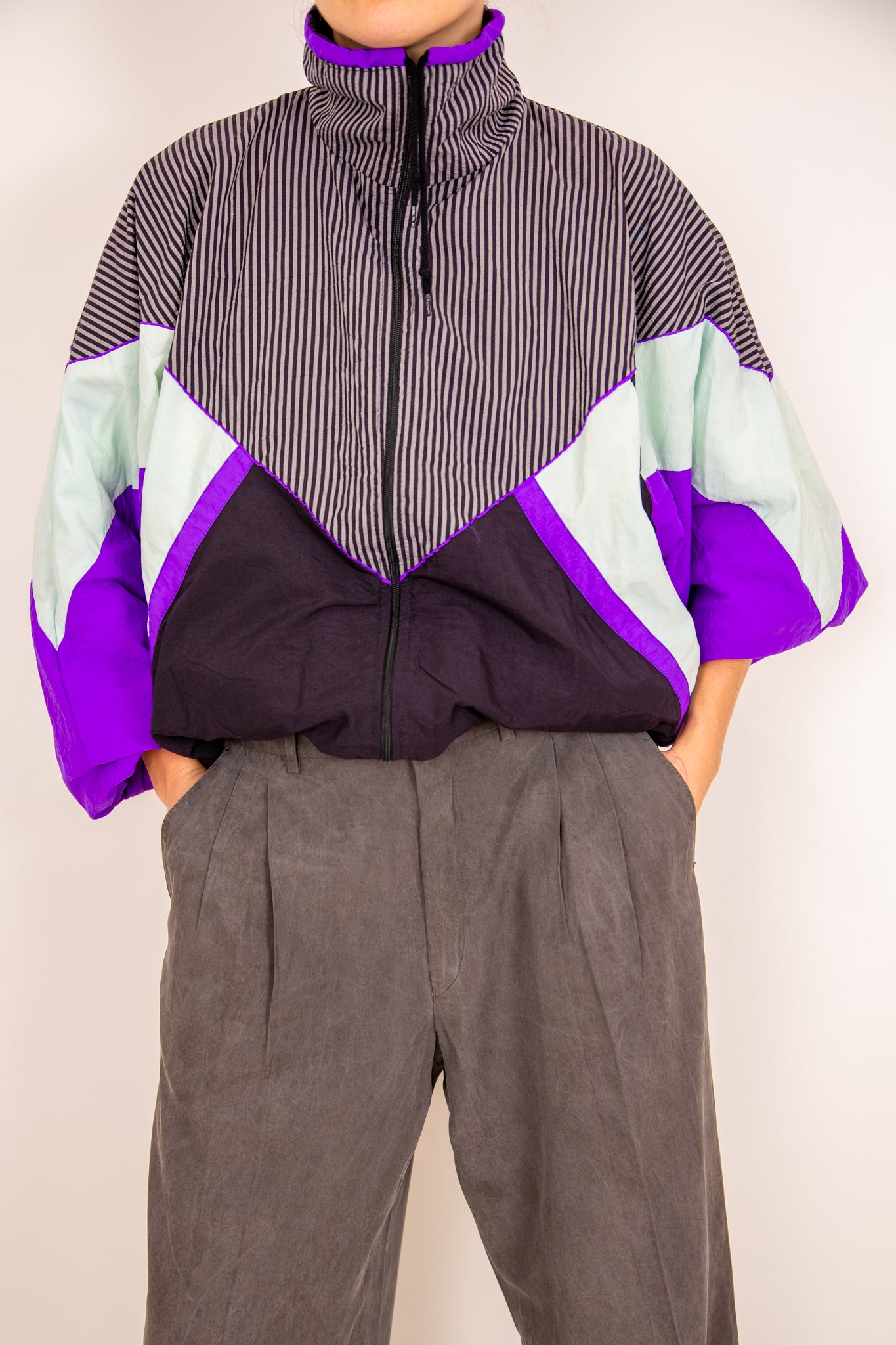 Veste de sport colorée à rayures 40