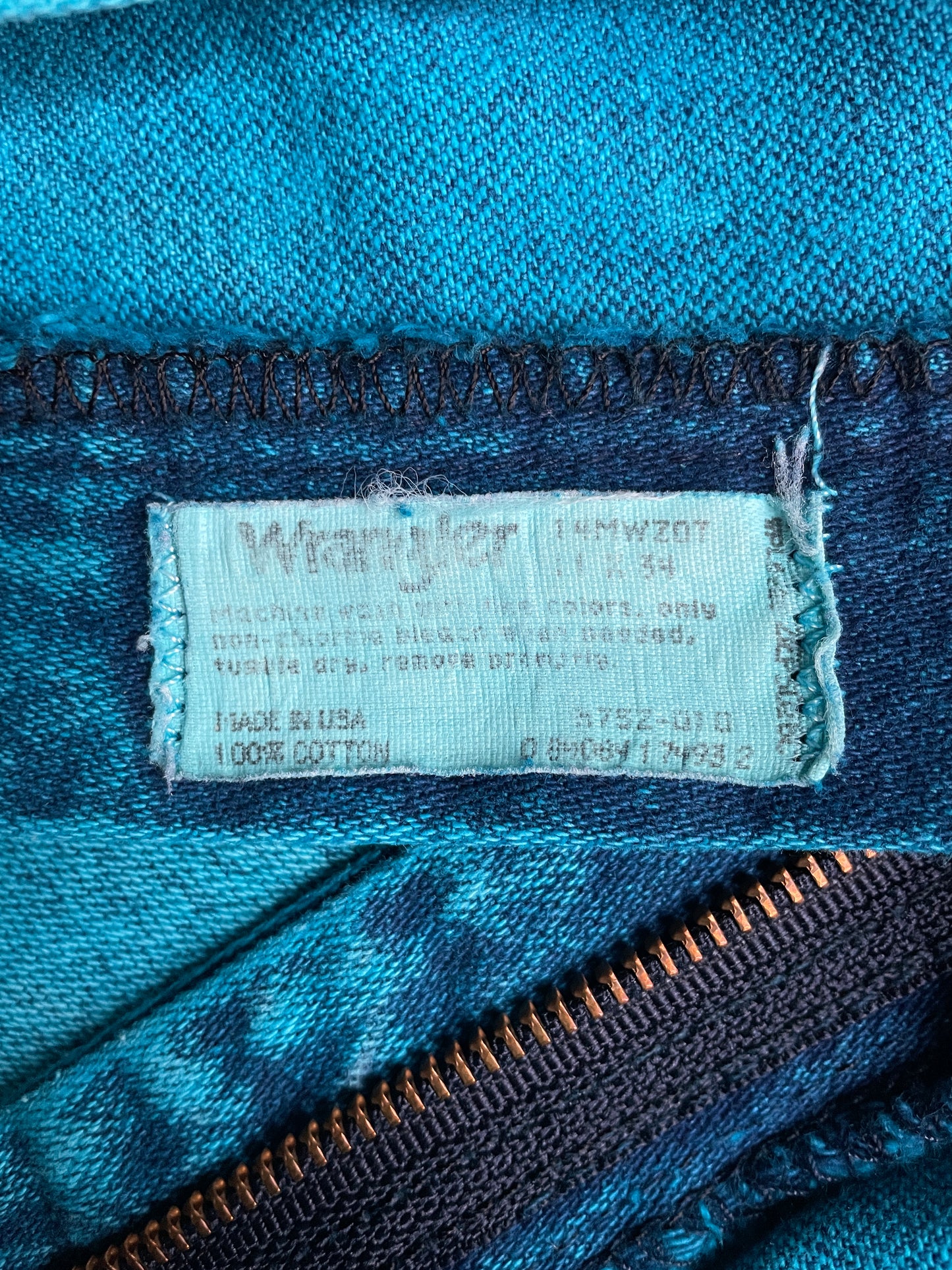 Jean Wrangler bleu électrique 40