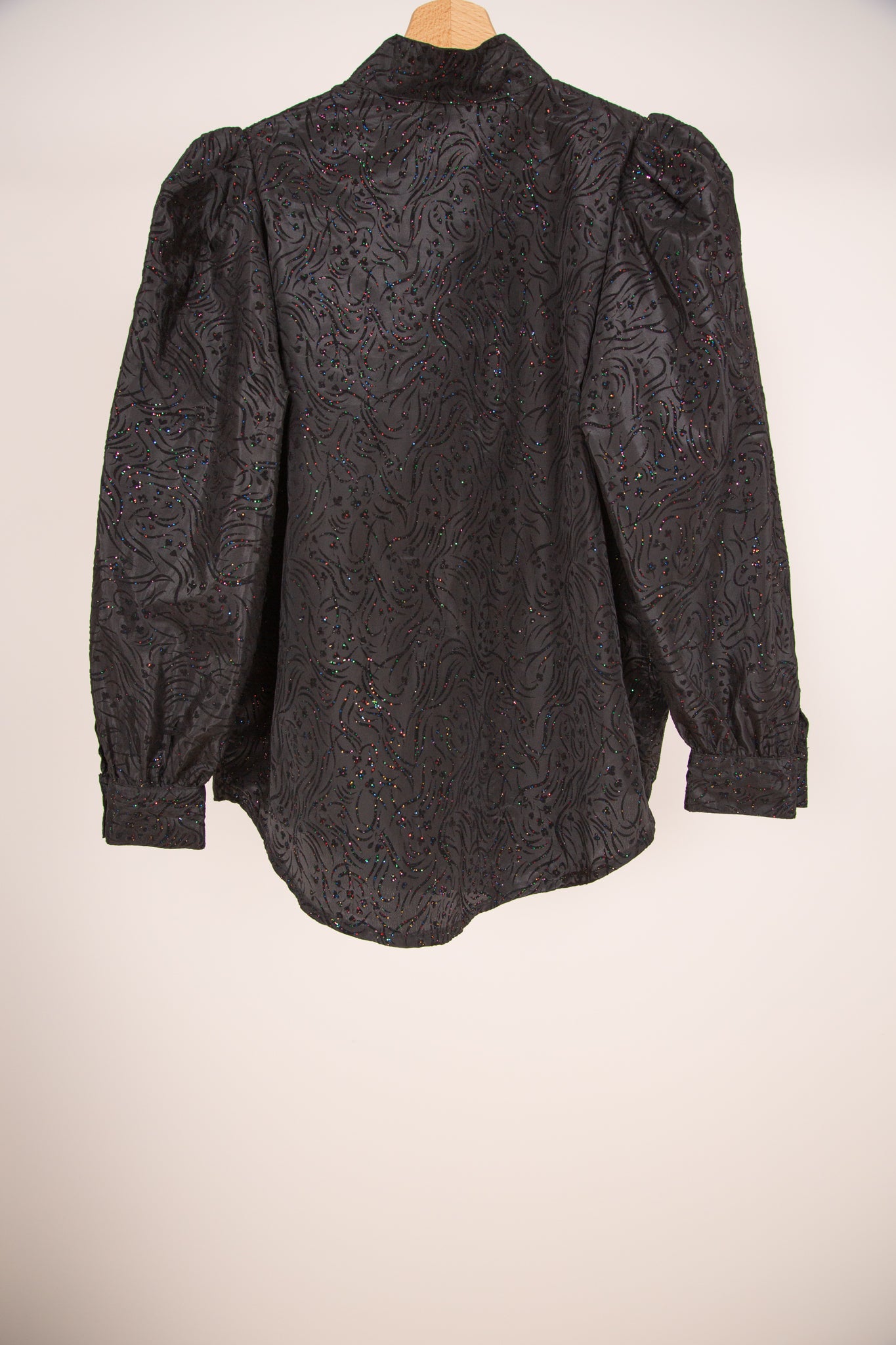 Chemiser noir pailletté 40