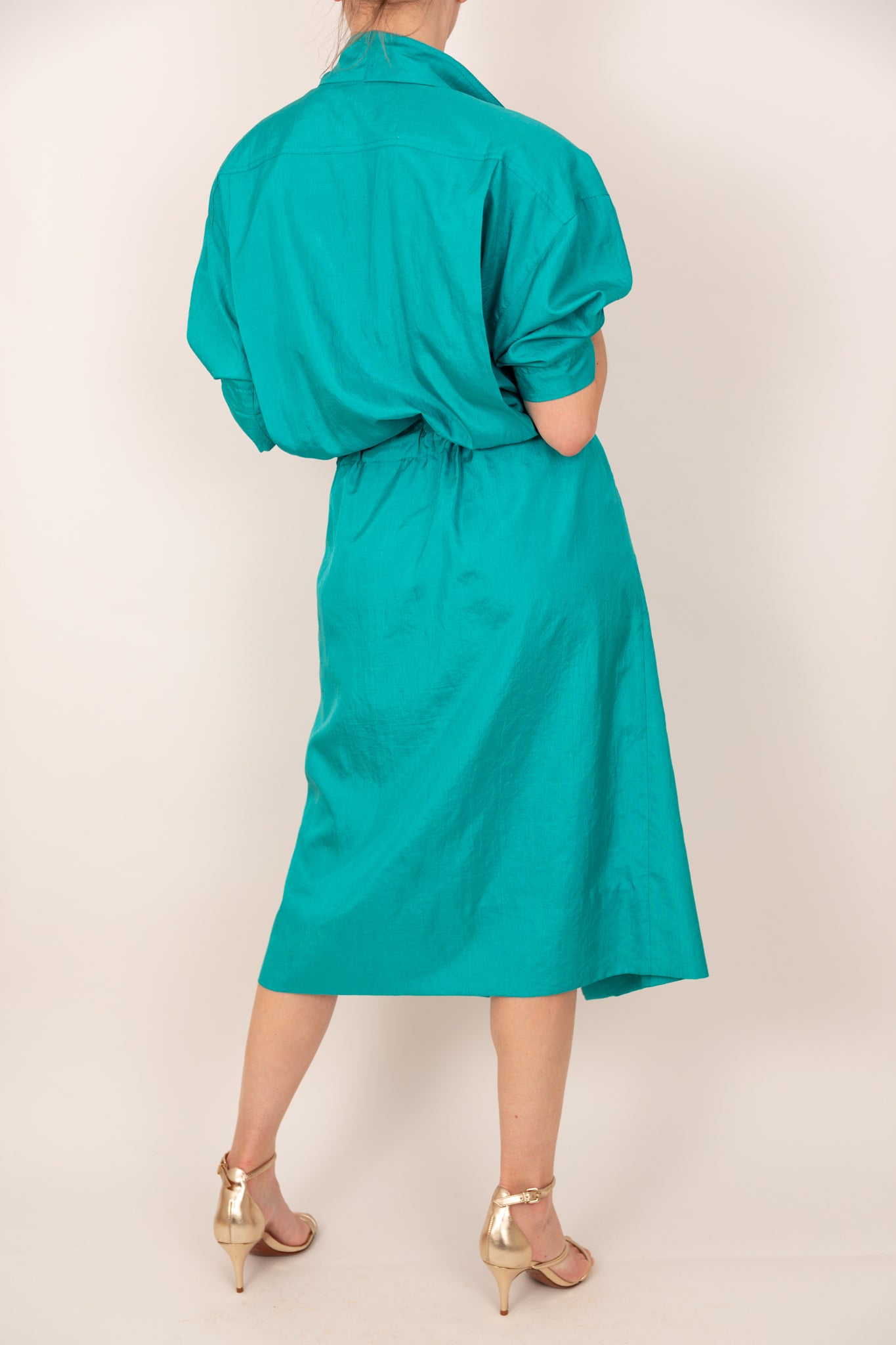 Robe turquoise satinée 38